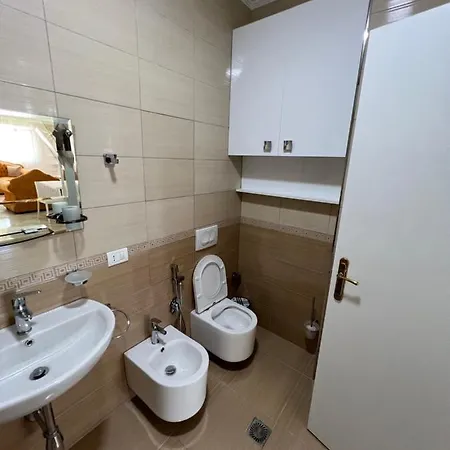 Apartman Leo *