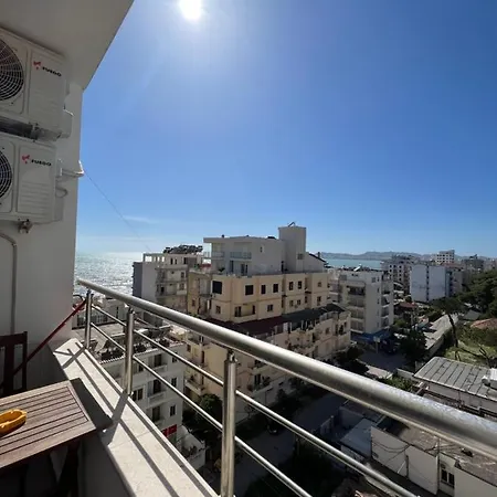 Leo Apartment