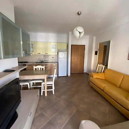 Leo Apartment