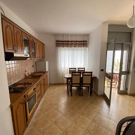 Apartment Leo