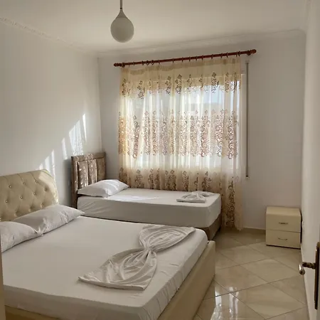 Leo * Durres