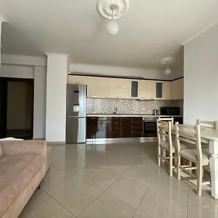 Leo Apartment