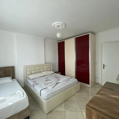 Leo Apartment *