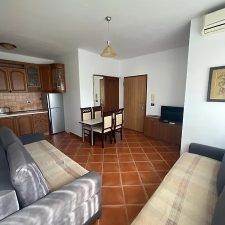 Leo Apartment
