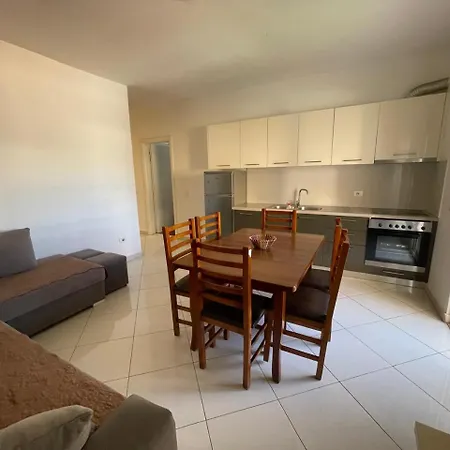 Apartment Leo